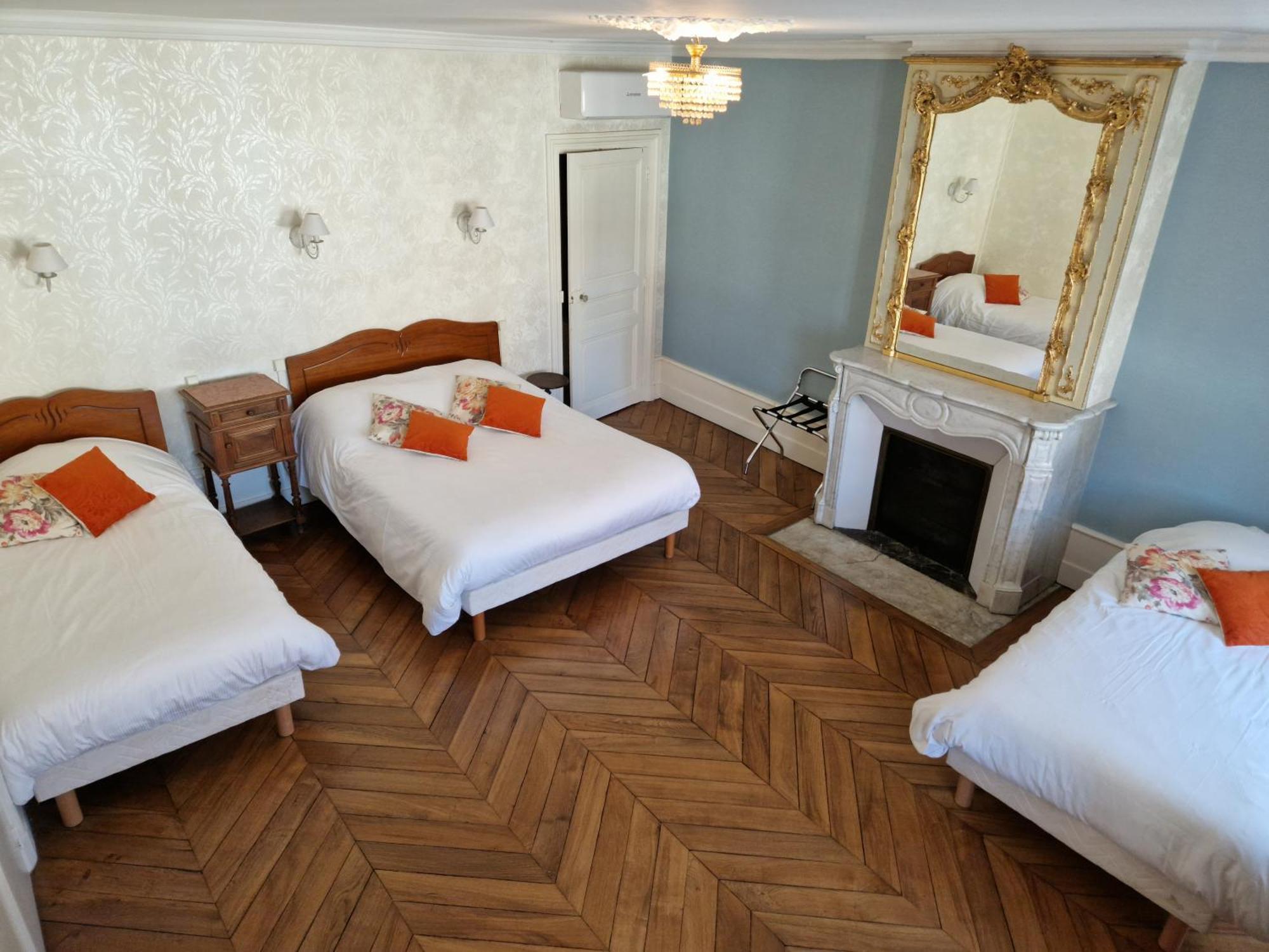Hotel De La Ferte Chagny  Buitenkant foto