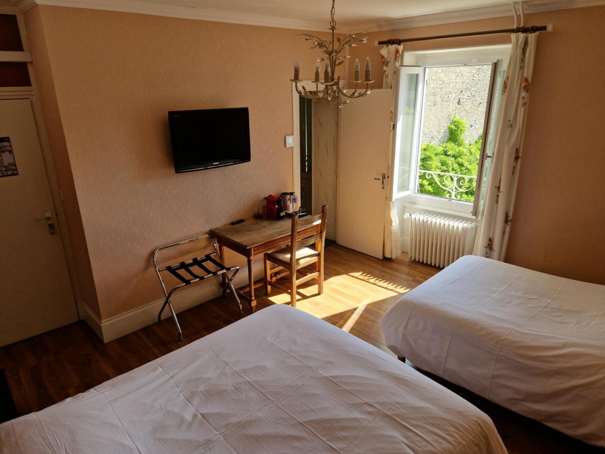 Hotel De La Ferte Chagny  Buitenkant foto