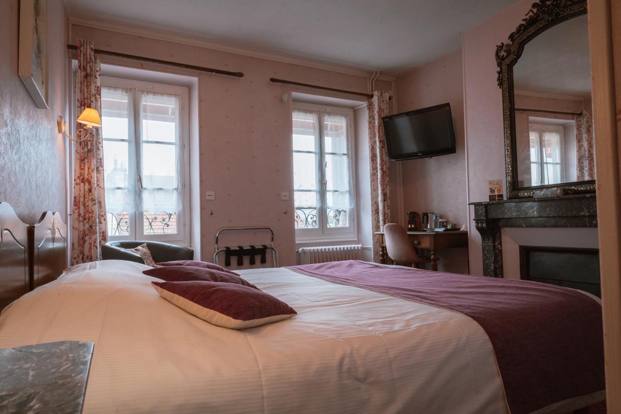 Hotel De La Ferte Chagny  Buitenkant foto
