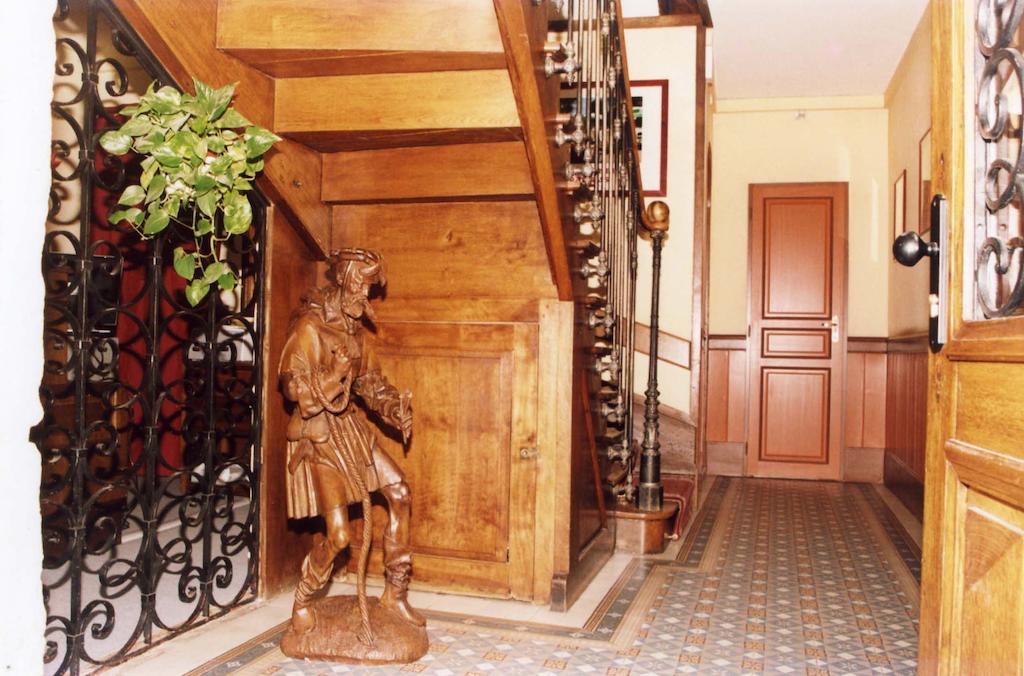 Hotel De La Ferte Chagny  Buitenkant foto